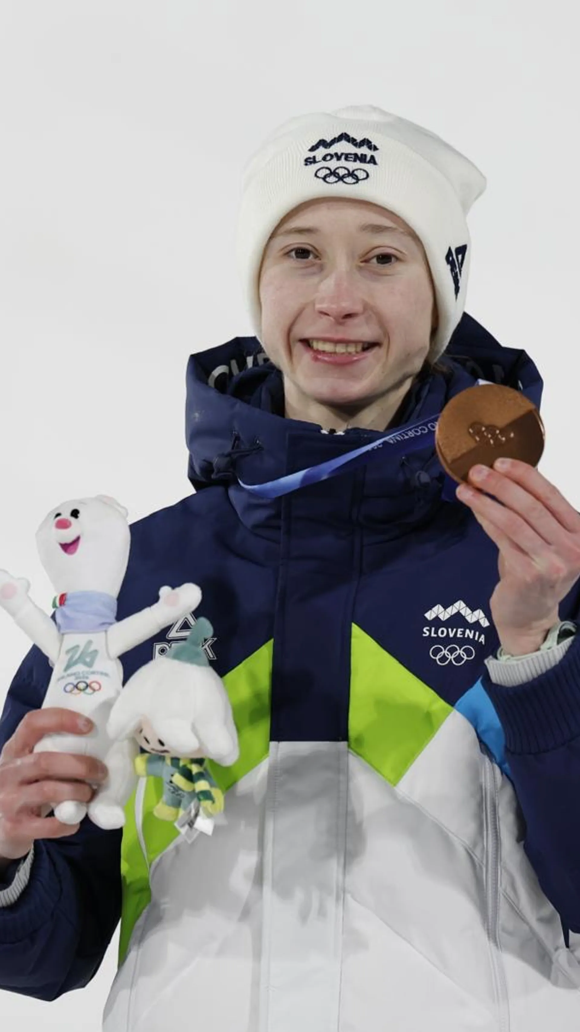 Nika Prevc do bronaste medalje na veliki skakalnici na ZOI Milano Cortina 2026