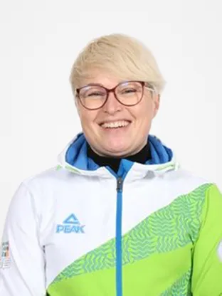 Nina Perko Poslovna sekretarka OKS-ZŠZ