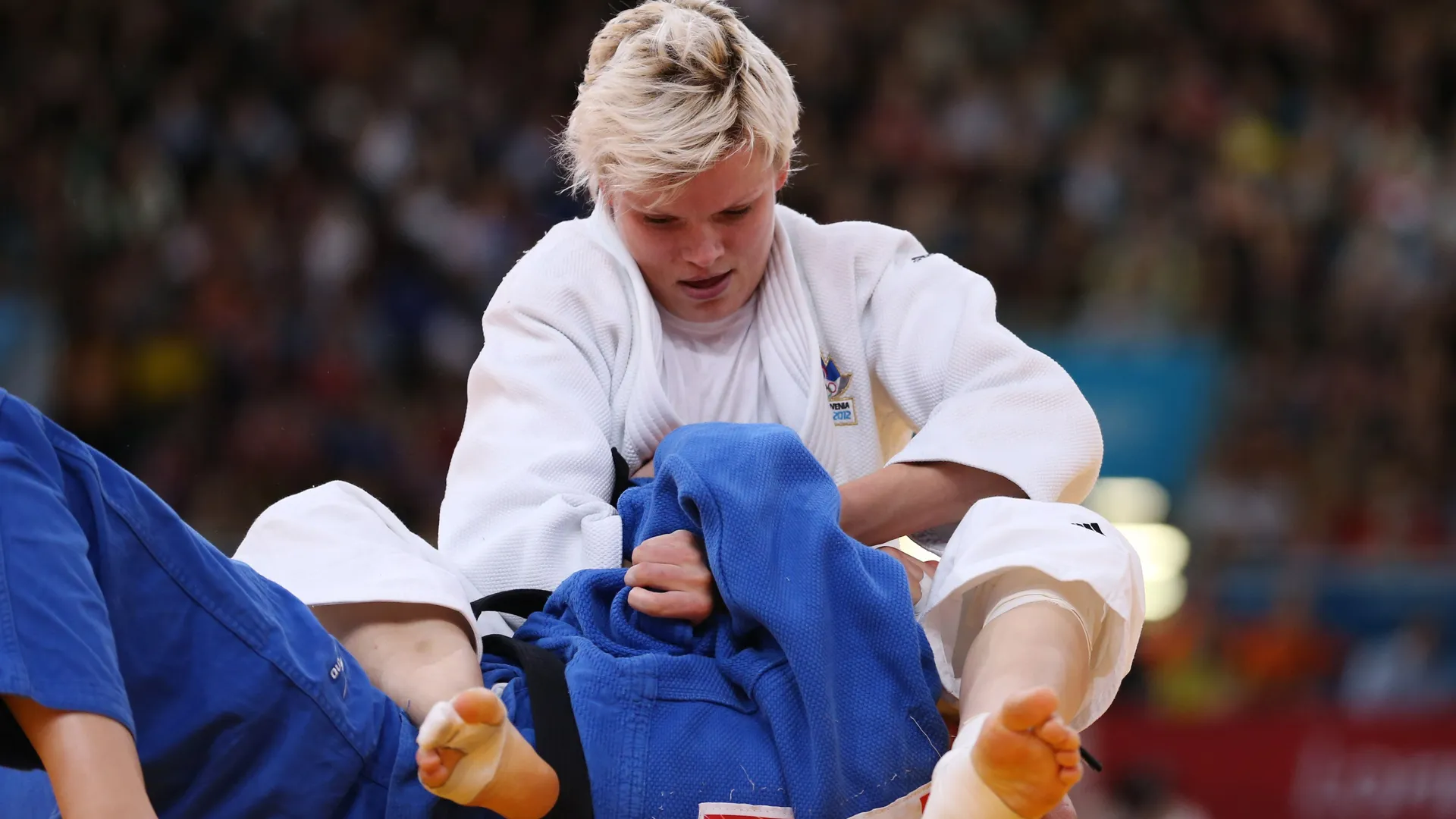 Urška Žolnir se tekmuje v judu na olimpijskih igrah v Londonu 2012