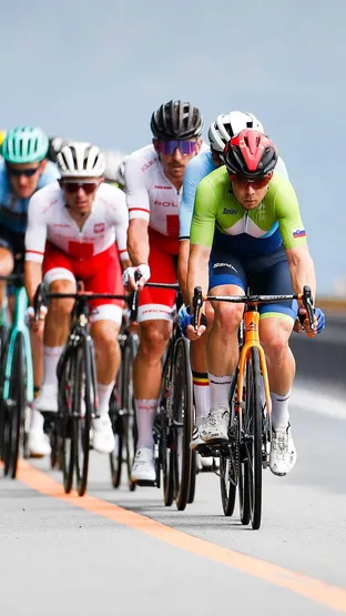 Kolesarji na olimpijskih igrah v Tokiu 2020, na čelu s slovenskim tekmovalcem